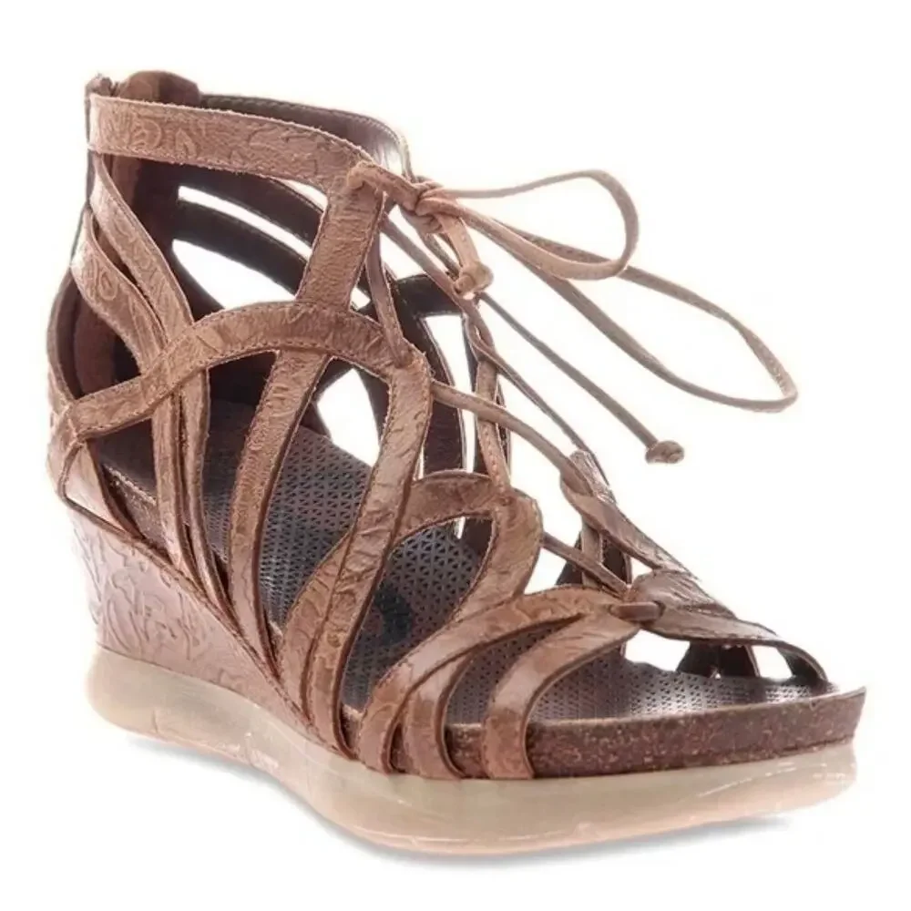 OTBT 'Nomadic'  Wedge Heel Comfort Sandal Women SZ 6 Strappy Metallic Gladiator